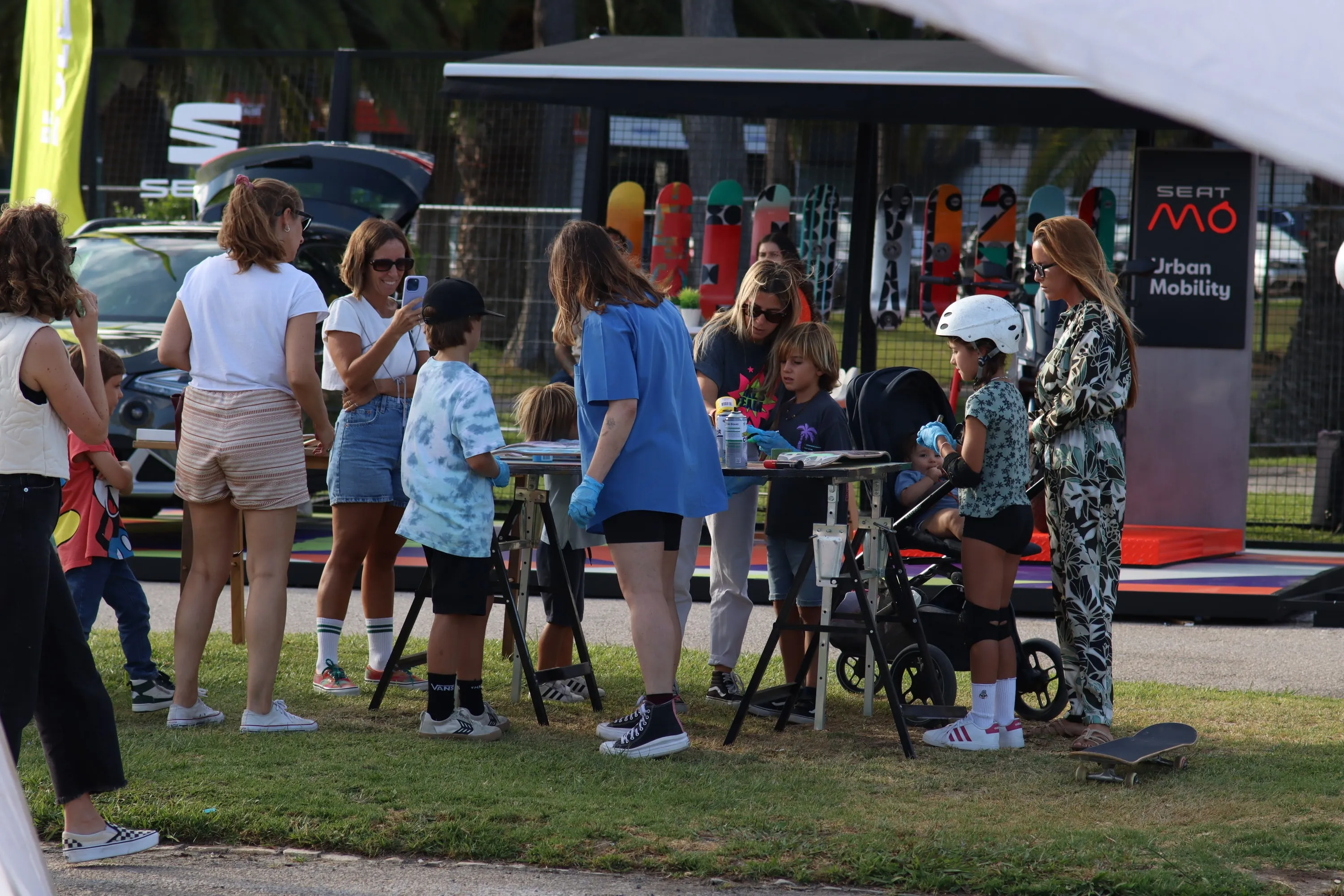 SKATEBOARD PAINTING WORKSHOP — SEAT — documentation 2